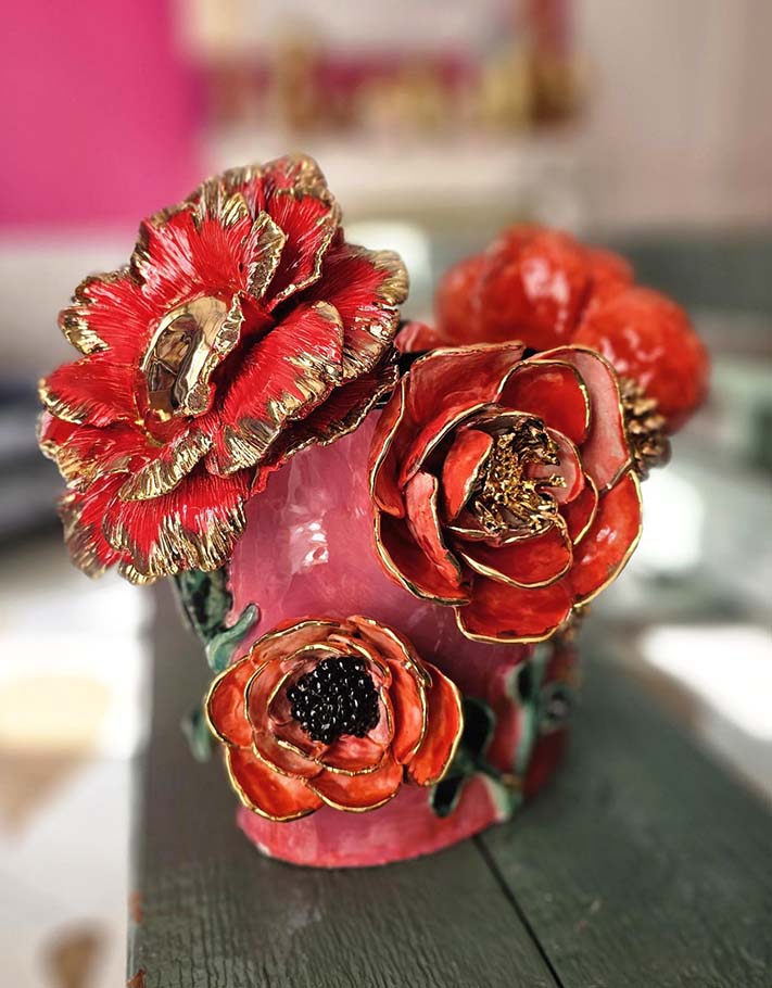 Vase en céramique « Ruby Garden » – Pièce unique avec or fin 22 carats