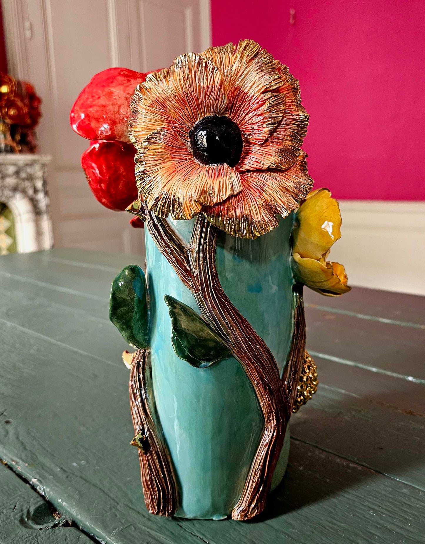 Vase en céramique « Splendeur pourpre » – Pièce unique avec or fin 22 carats