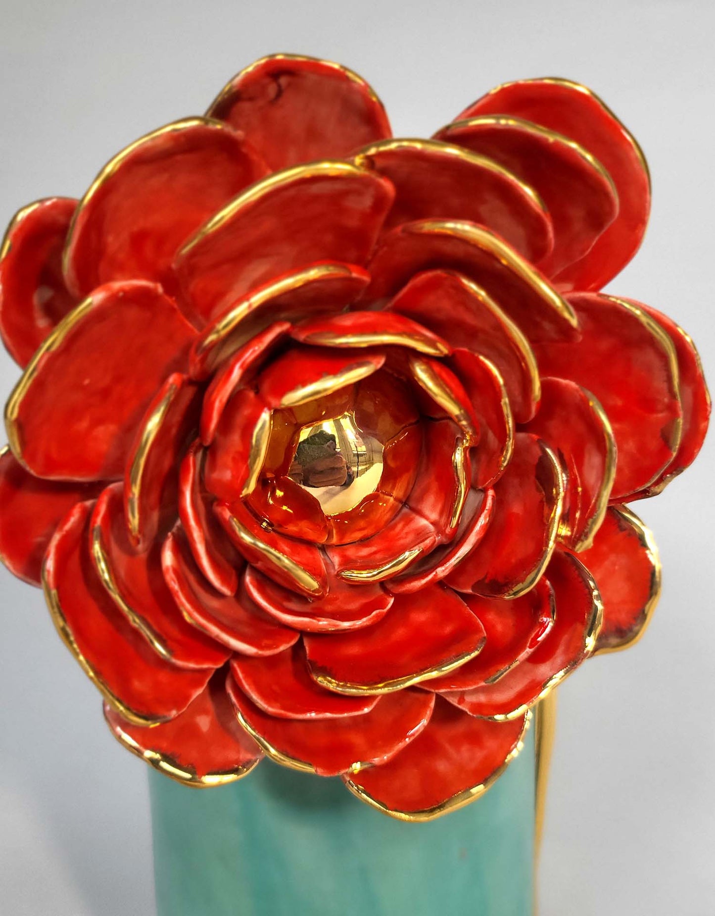 Vase à Fleurs Rayonnant en Faïence Émaillée et Or - Pièce Unique