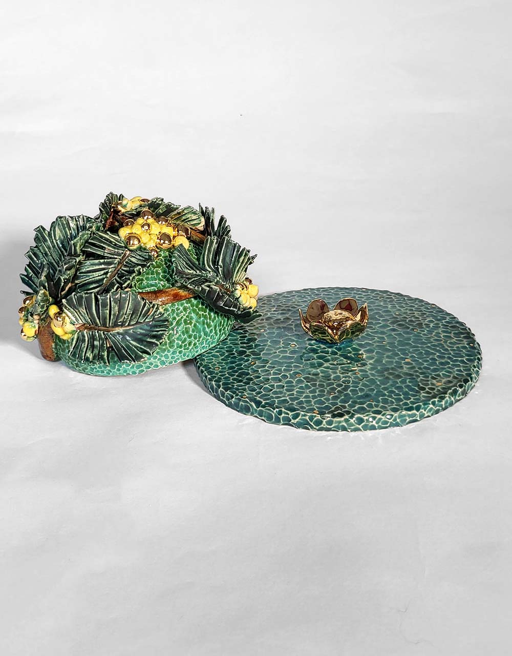 Incense holder with Mimosa decor and 22 carat gold plating