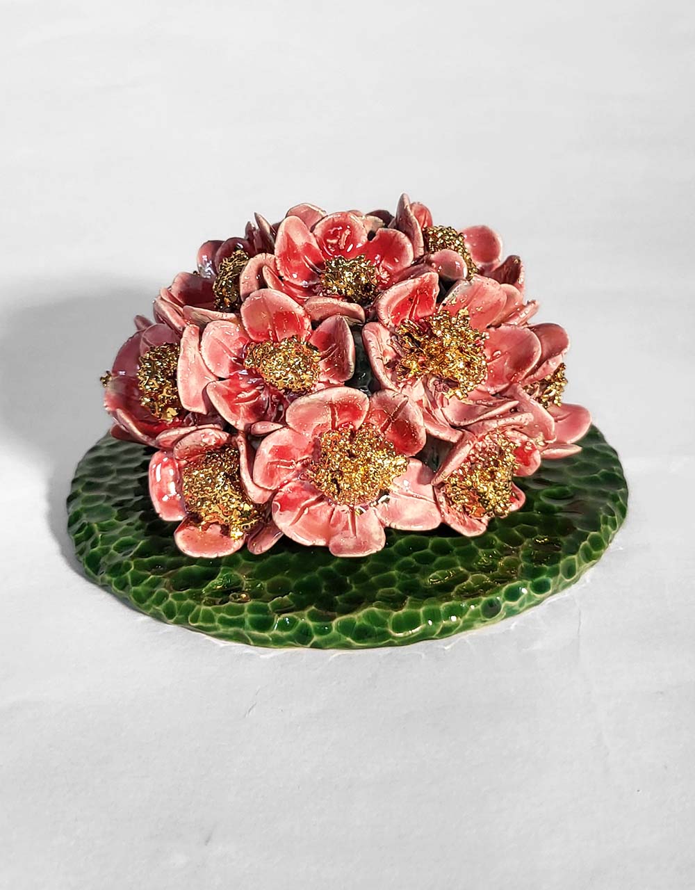 Incense holder with strawberry flower decor and 22 carat gold plating
