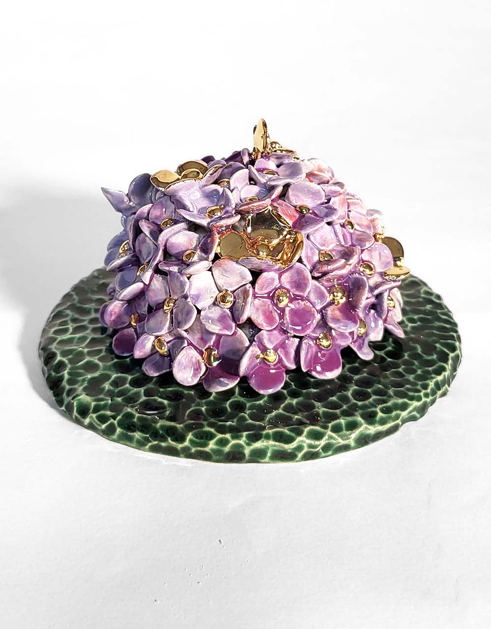 Incense holder with hydrangea decor and 22 carat gold plating