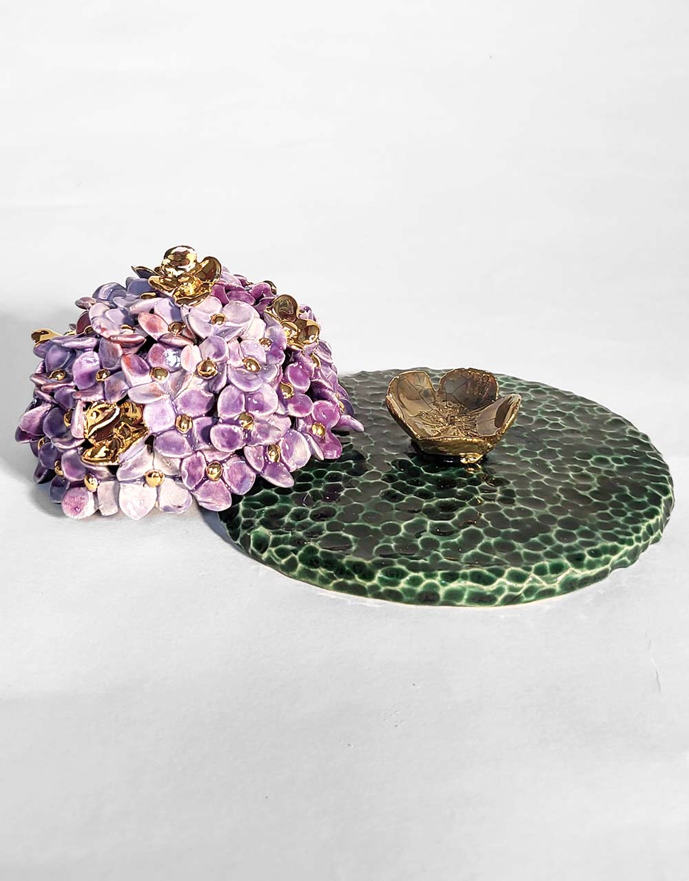 Incense holder with hydrangea decor and 22 carat gold plating