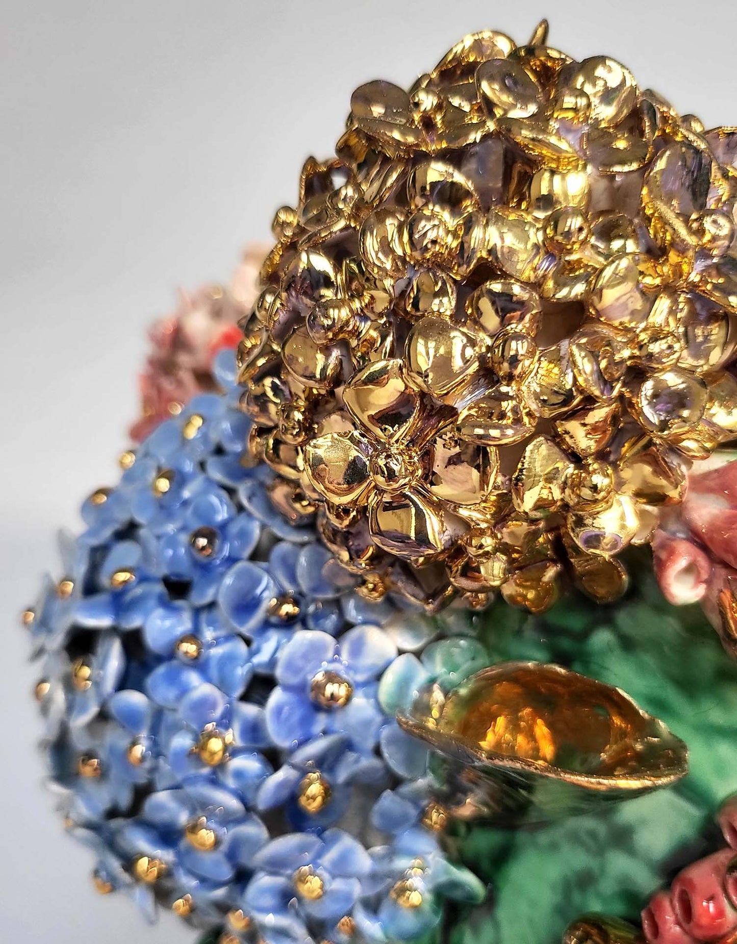 Hydrangea and Foxglove Vase – Unique Handcrafted Piece with fine 22-carat gold