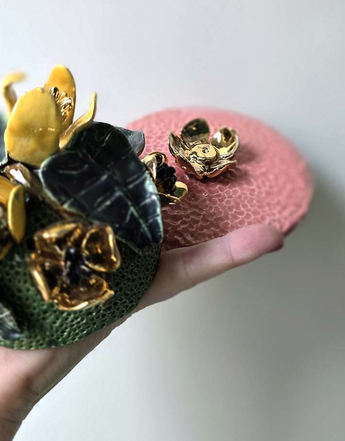 Porte encens Céramique Émaillée, Bouton d'or et Or - Pièce Unique Fait Main