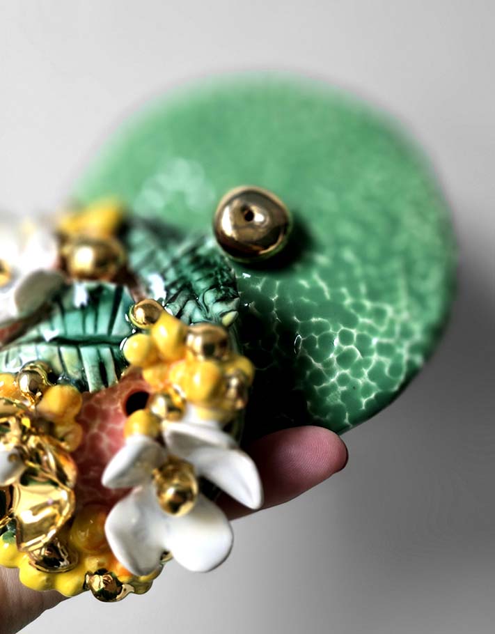 Porte encens Céramique Émaillée, fleurs blanches & mimosa - Pièce Unique Fait Main