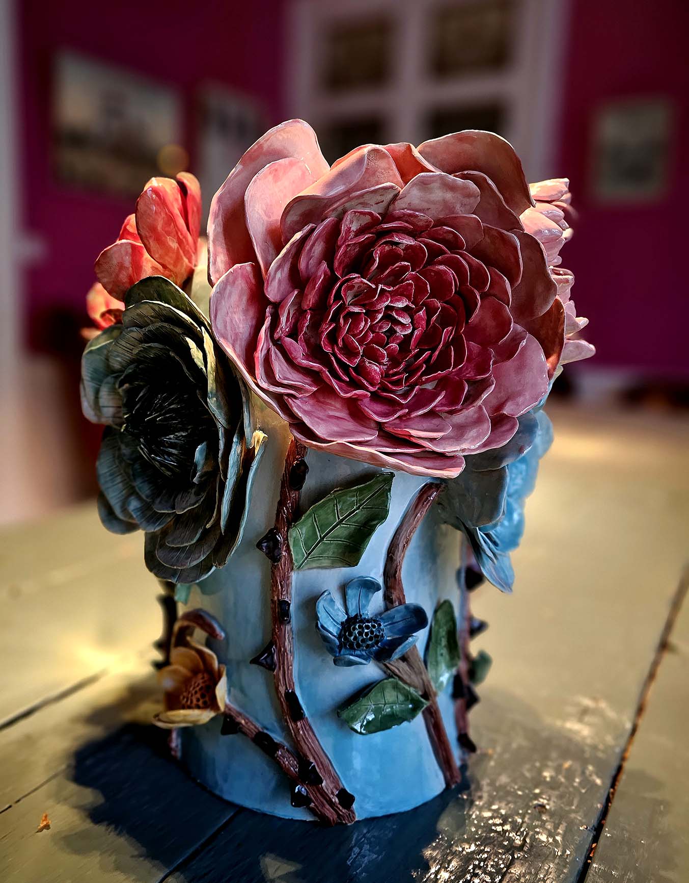 Enamelled earthenware vase gilded with fine 22-carat gold