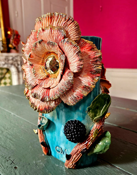 Vase en céramique « Fleur radieuse » – Pièce unique avec or fin 22 carats