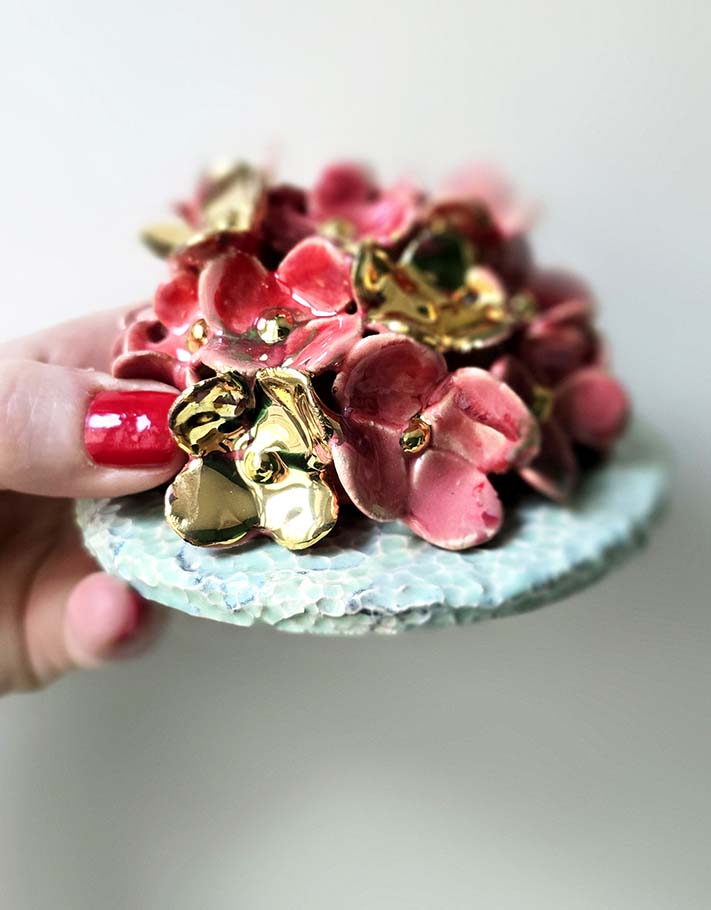 Porte encens Céramique Émaillée, Hortensias et Or - Pièce Unique Fait Main