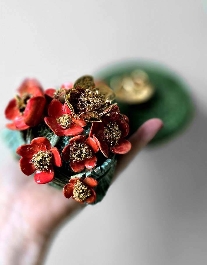 Porte encens Céramique Émaillée, Fleurs de fraisier et Or - Pièce Unique Fait Main