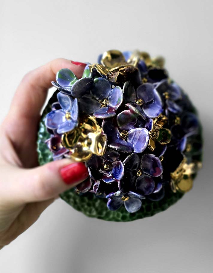 Porte encens Céramique Émaillée, Hortensias et Or - Pièce Unique Fait Main