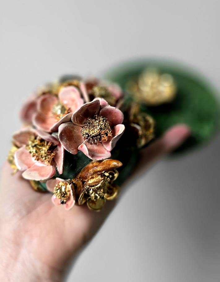 Porte encens Céramique Émaillée, Fleurs de pommier et Or - Pièce Unique Fait Main