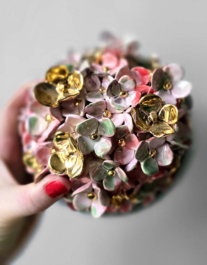 Porte encens Céramique Émaillée, Hortensias et Or - Pièce Unique Fait Main