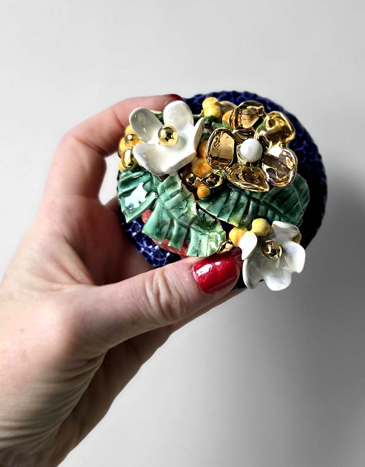 Porte encens Céramique Émaillée, fleurs blanches & mimosa - Pièce Unique Fait Main