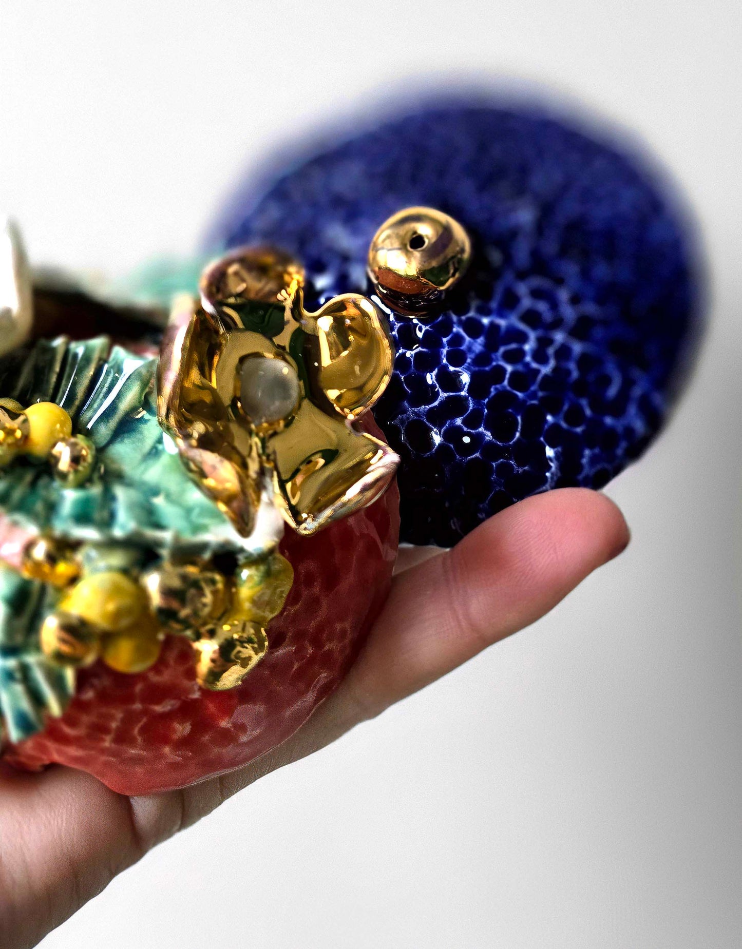 Porte encens Céramique Émaillée, fleurs blanches & mimosa - Pièce Unique Fait Main