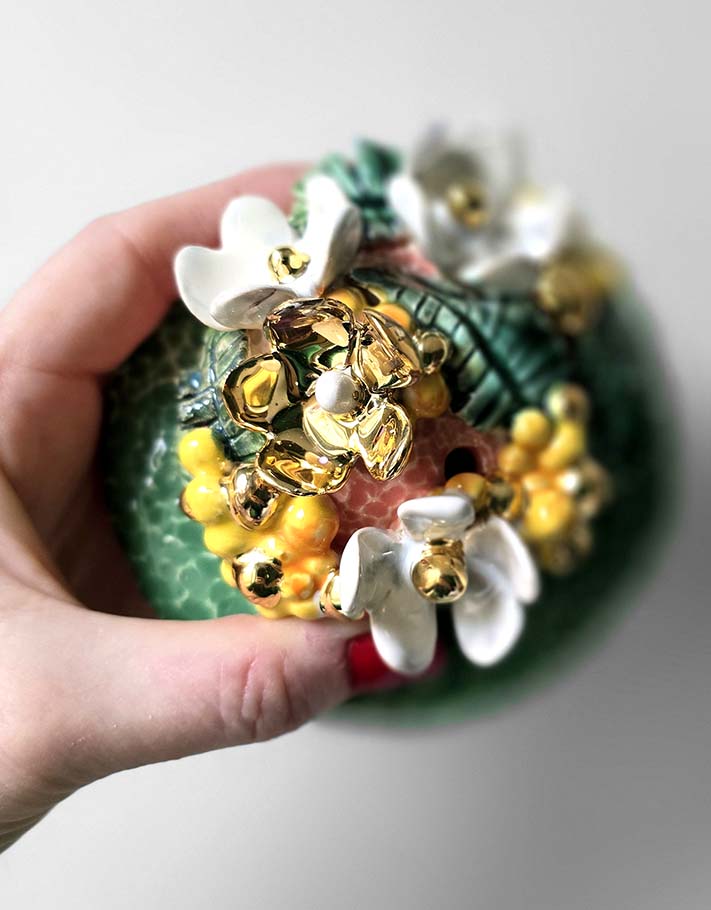 Porte encens Céramique Émaillée, fleurs blanches & mimosa - Pièce Unique Fait Main