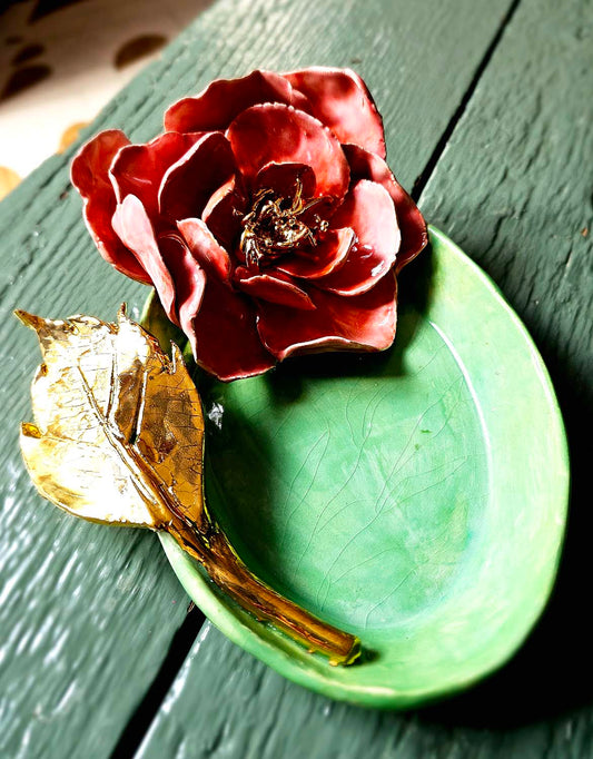 Enamelled earthenware dish gilded with fine 22-carat gold
