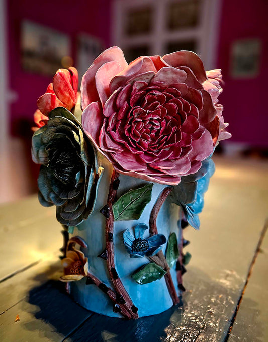 Enamelled earthenware vase gilded with fine 22-carat gold
